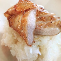 ข้าวเหนียวหมูทอดปลาร้า