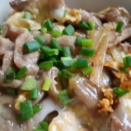 หมูชิ้นผัดไข่ซอสเทอริยากิ