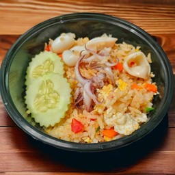 ข้าวผัดปลาหมึก