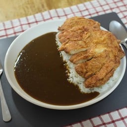 ข้าวแกงกะหรี่ไก่ทอด ไซส์ L