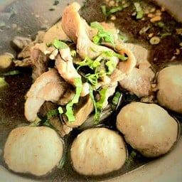 ก๋วยเตี๋ยวหมูหมัก -ลูกชิ้นน้ำตก (ฮั้งเพ้ง)