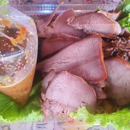 ลิ้นหมูพะโล้ตถ๋นยาจีน