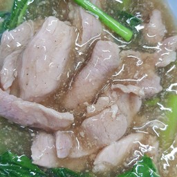 ราดหน้ายอดผัก