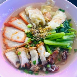 บะหมี่ - เกี๊ยว หมูแดง หมูกรอบ