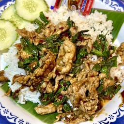 กะเพราหมูชิ้น