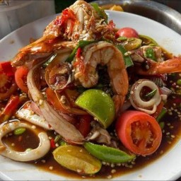 ส้มตำ ยำแซ่บ