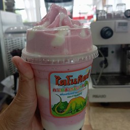 สตอเบอรี่ โยเกิร์ต