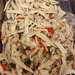 ผัดหน่อไม้หมูสับ