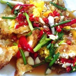 ยำไข่ดาว