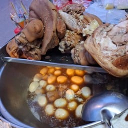 นายเต๋อขาหมู