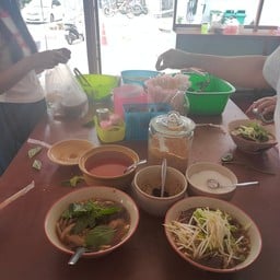 ก๋วยเตี๋ยวไก่มะระ