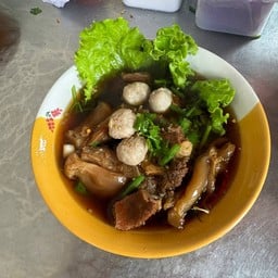 เกาเหลาเนื้อตุ๋น พิเศษ