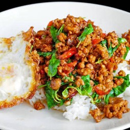 กะเพราหมูสับ