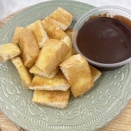 ปังปิ้งราดซอสช็อคโกแลต