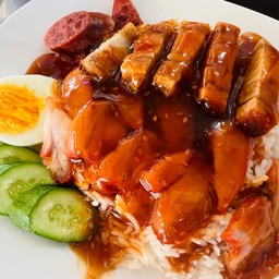 ข้าวหมูแดง หมูกรอบ