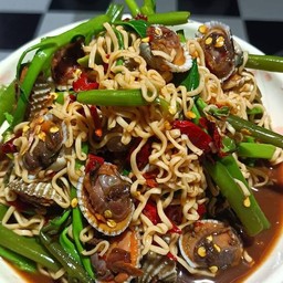 ตำมาม่าหอยแครง