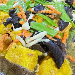 ผัดเต้าหู้เหลือง (เจ)