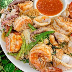 สุกี้ยากี้ ซอสผัดไทย ไข่ห่อ กุ้งย่าง