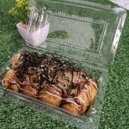 ทาโกะยากิไส้กรอก 10 ลูกแถม 2