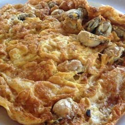ไข่เจียวหอยนางรม (กับข้าว) 蚵仔煎（配米饭）