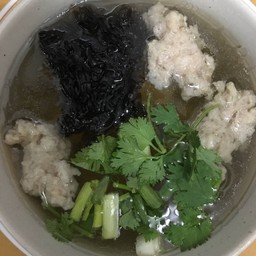 แกงจืดเต้าหู้หมูสับสาหร่ายทะเล