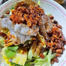 ยำข้าวโพดมะม่วงกุ้งสดปลากรอบถั่วลิสง.ใช้มะนาวสดๆทุกเมนูค่ะยำกระมังต่อกระมังจ้าปลาร้าไม่ปลาร้าแจ้งได้จ้า