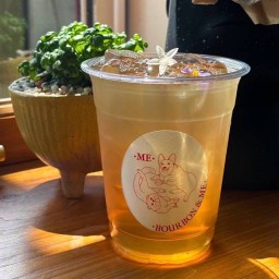 ME MoaiandEaster coffee cafe