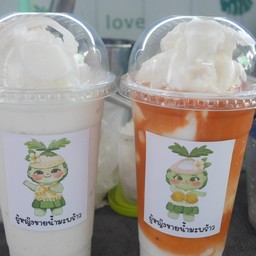 จับคู่ แก้ว 22 ออนซ์ 1 มะพร้าวนมสดปั่น + 1 ชาไทยมะพร้าวนมสดปั่น