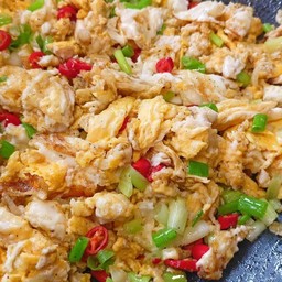 ไข่คั่วพริกเกลือราดข้าว