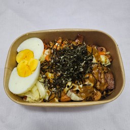 [อร่อยซ่ากับโค้ก] ยากิโซบะ +  โค้ก ไม่มีน้ำตาล (กระป๋อง)
