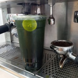 ชาเขียวน้ำผึ้งมะนาวเย็น