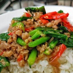 คะน้าหมูสับ
