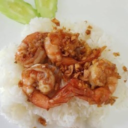 ทอดกระเทียมราดข้่าว