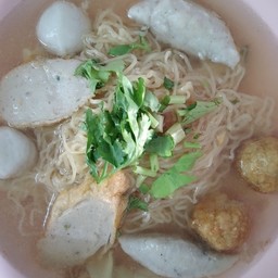 ก๋วยเตี๋ยวลูกชิ้นปลา