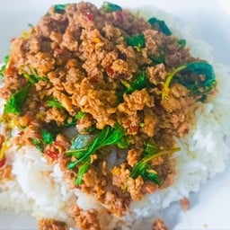 ข้าวกะเพราพริกแห้งเนื้อสับโบราณ