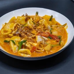 ปลาหมึกผัดซอสไข่เค็ม.