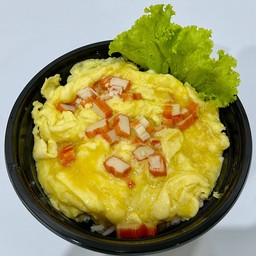 ข้าวหน้าไข่ข้นปูอัด