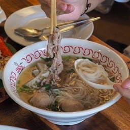 เฝอเนื้อริบอาย (Rib Eye Beef Pho)