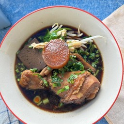 ก๋วยเตี๋ยวไก่&หมูเลียง ซ.7