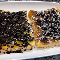 ขนมปังปิ้งเนย-โอรีโอ้ คู่ละ