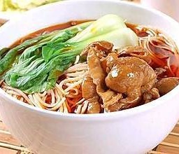 肥肠面ก๋วยเตี๋ยวไส้หมูตุ๋น