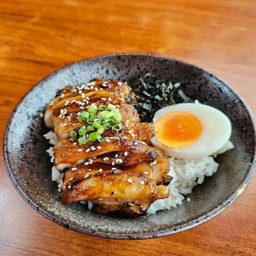 ข้าวด้ง ไก่ย่างถ่าน ซอสเทอริยากิ