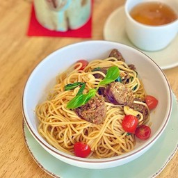 Spicy Chiang Mai pasta | สปาเกตตีไส้กรอกเชียงใหม่รสจัดจ้าน