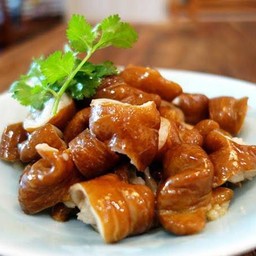 肥肠饭 ข้าวหน้าไส้หมูตุ๋น