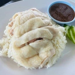 ข้าวมันไก่พี่อู๊ด ข้าวหมูแดง ข้าวหมูกรอบ บะหมี่เกี๊ยวชายสี่ ต้มเล้ง