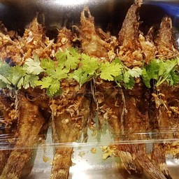 ปลาเก๋าทอดกระเทียม