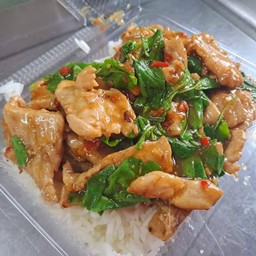 กระเพราหมูชิ้น