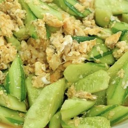 แตงกวาผัดไข่ (กับข้าว)