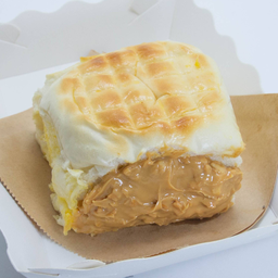 ปังไส้ทะลัก เนยถั่ว Peanut Butter (1ชิ้น)