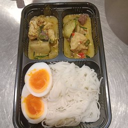 ขนมจีนแกงเขียวหวานไก่